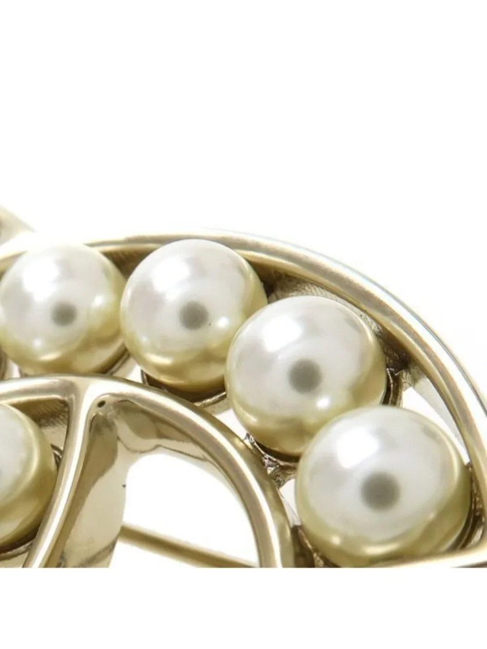 Chanel Brooch Gold